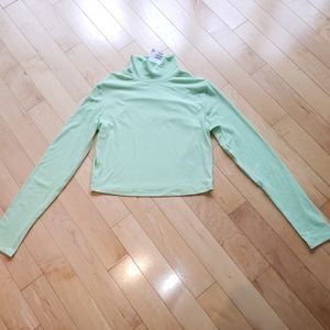 H & M Green Turtle neck long sleeve Size M NWT
